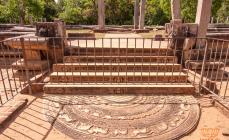 The sacred city of Anuradhapura - tricks of a free ticket How to get to Anuradhapura from Kandy