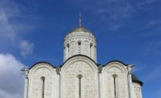 Pre-mongoliska kyrkor i Rus: Demetrius-katedralen i Vladimir The Last Judgment Demetrius-katedralen
